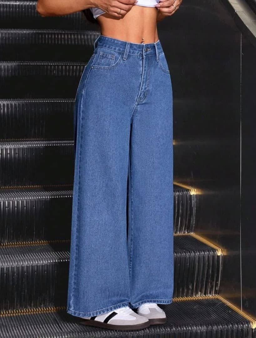 Baggy wide-leg jeans