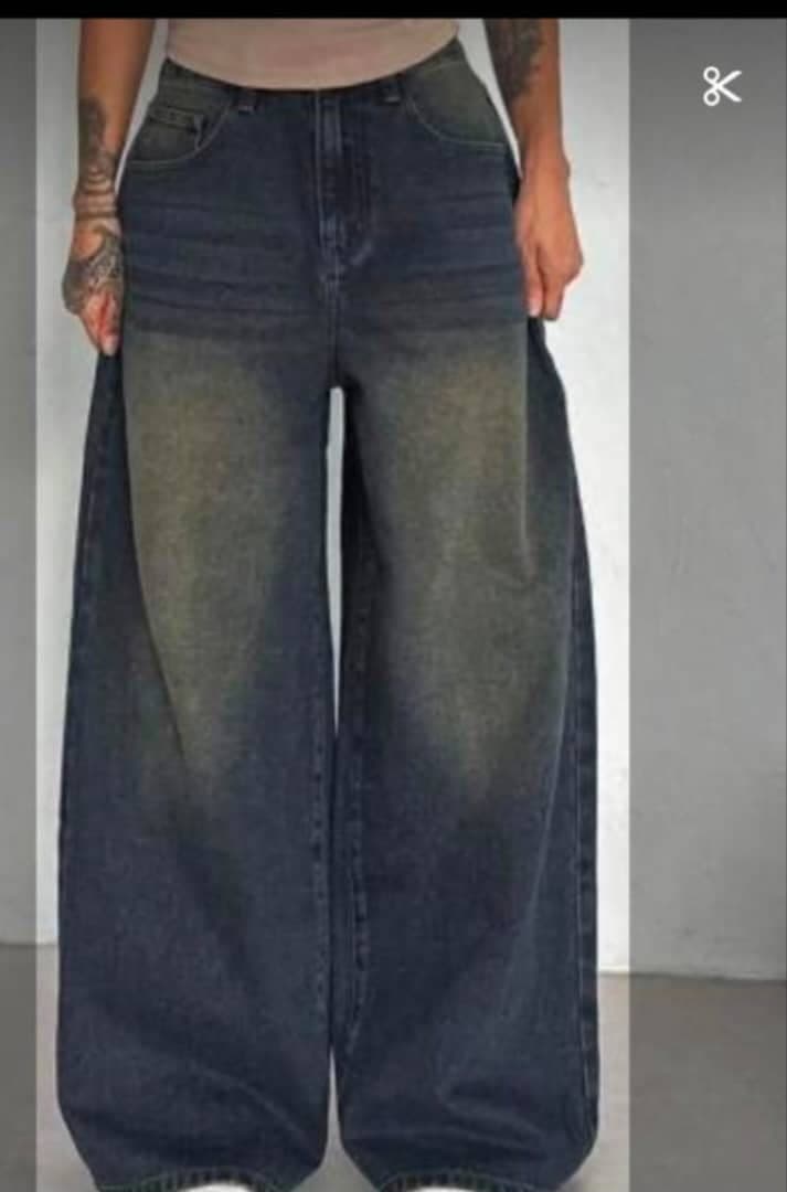 Baggy wide-leg jeans