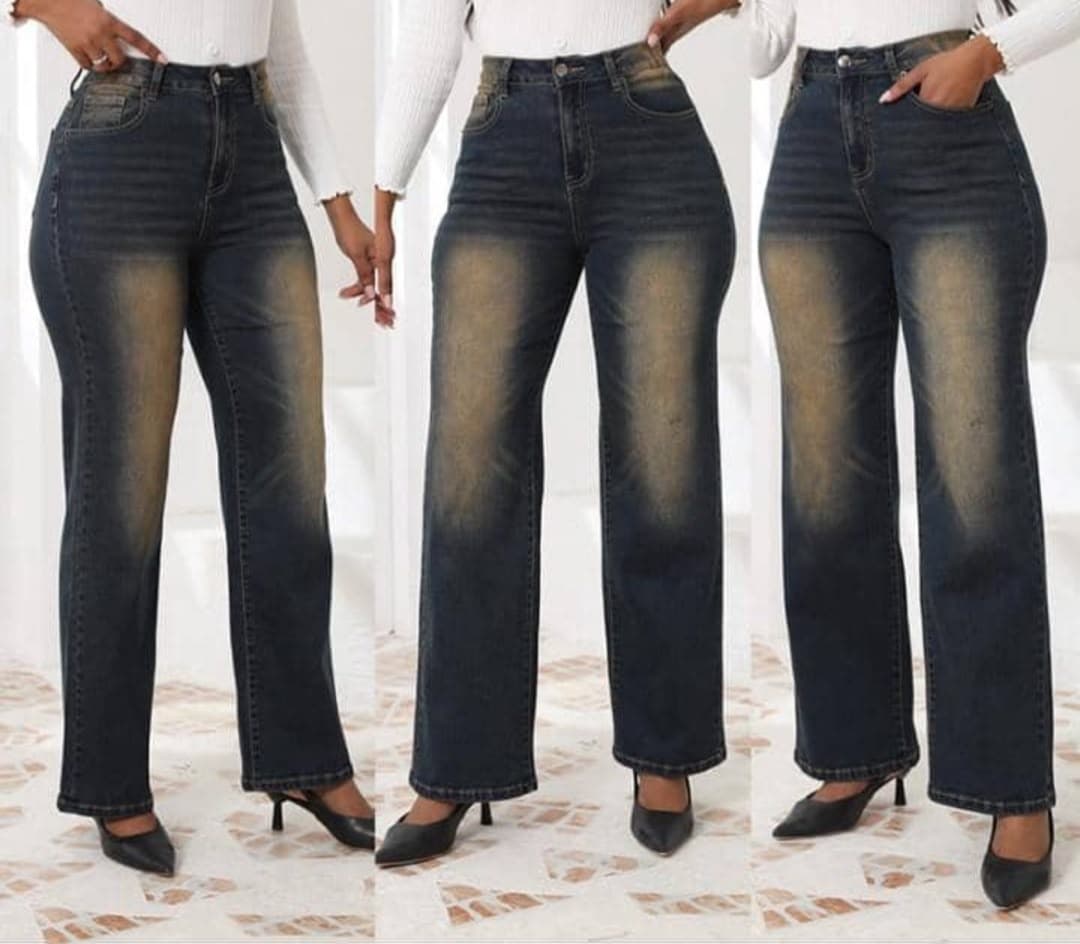 Loose-Fit High-Rise Jeans
